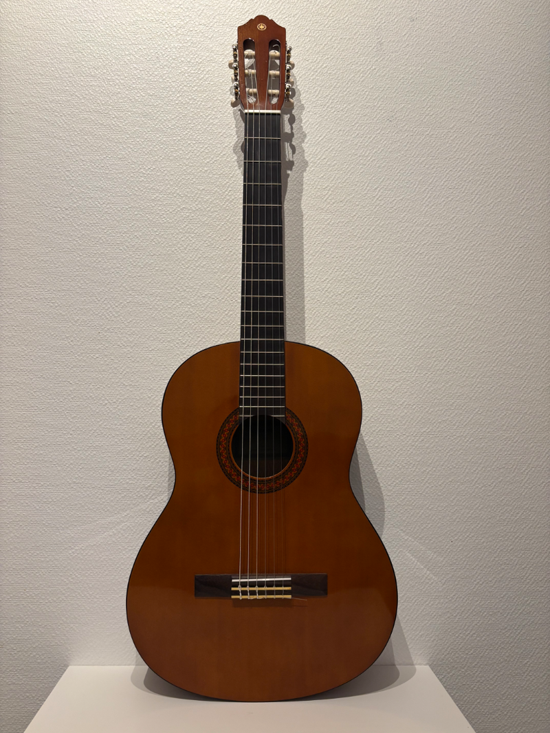 Yamaha C40 – Guitare classique 4/4 à louer